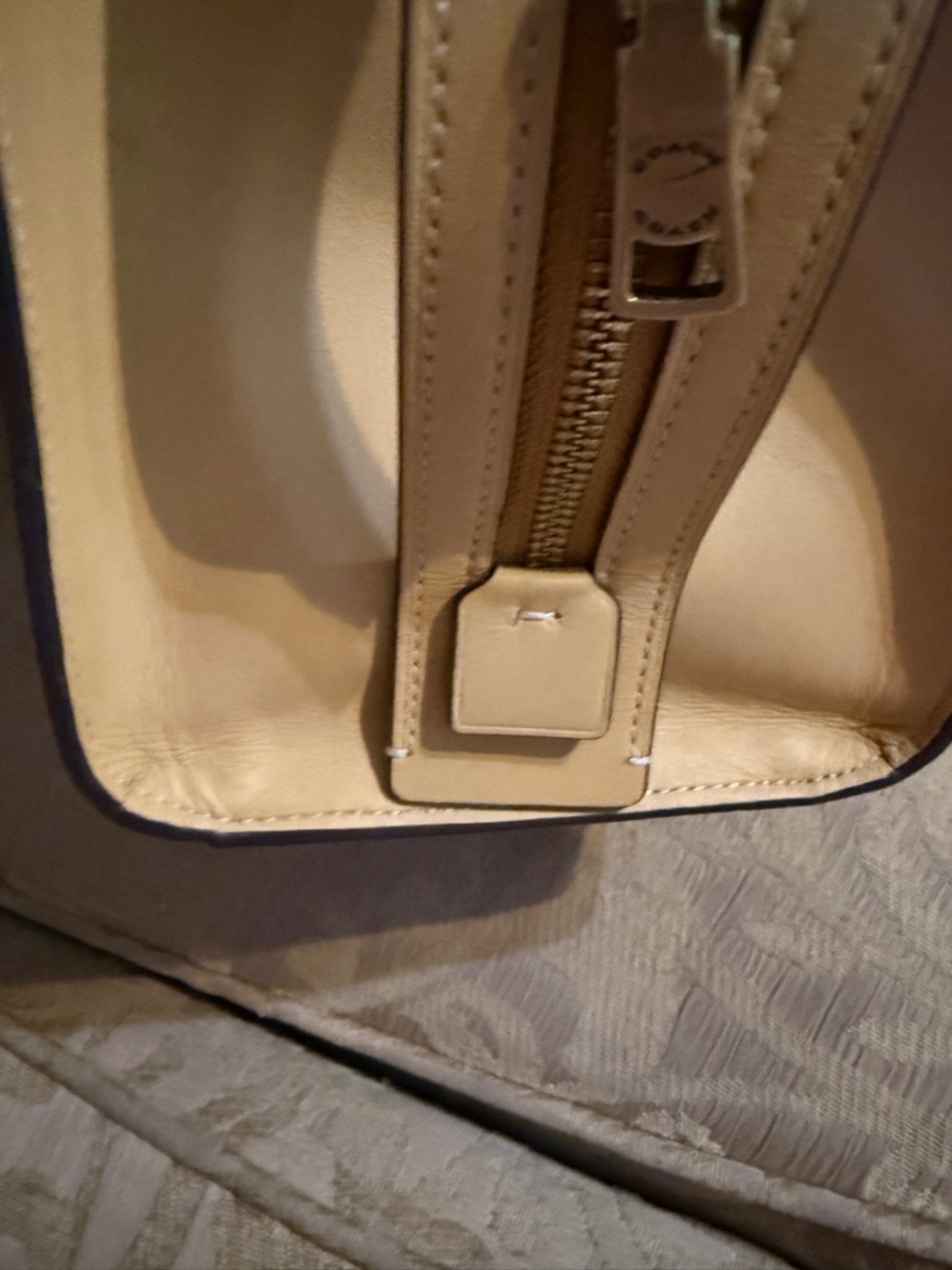 Coach 30 Rogue Glove Tanned Bag in Tan preowned - Picture 14 of 16